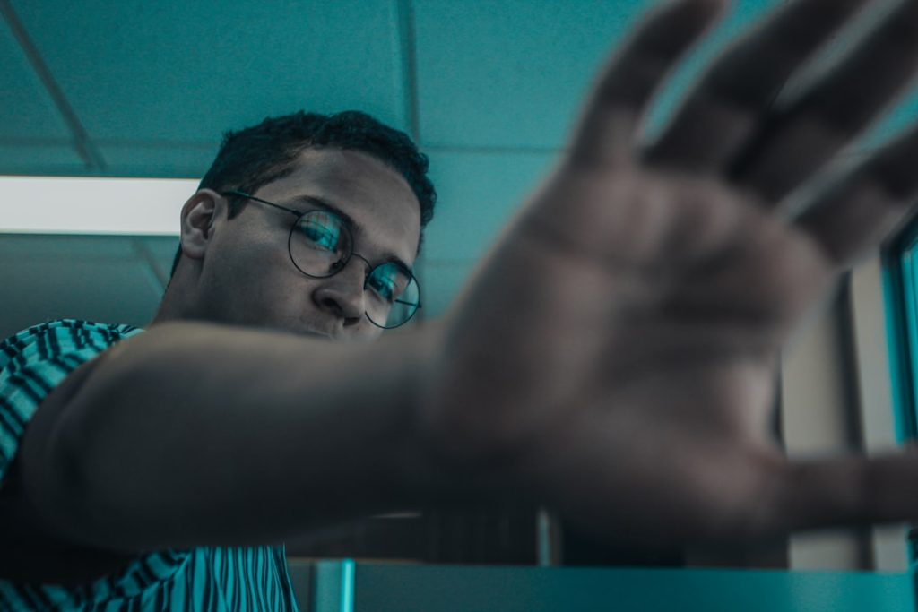 découvrez l'importance du feedback dans le développement personnel et professionnel. apprenez comment donner et recevoir des retours constructifs pour améliorer vos compétences et bâtir des relations solides.