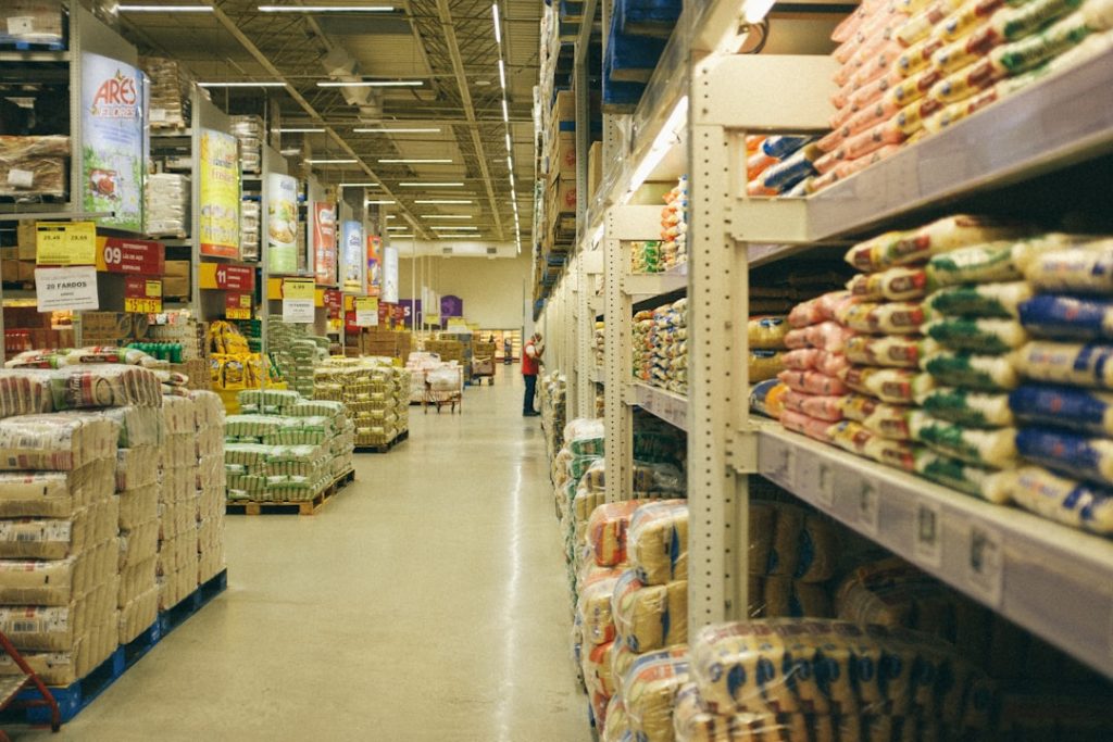 découvrez l'assurance entrepôt pour protéger vos biens stockés. bénéficiez d'une couverture adaptée aux risques liés à la logistique et à l'entreposage. protégez votre entreprise avec des solutions d'assurance sur mesure.