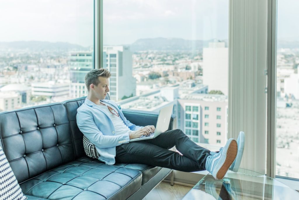découvrez des solutions d'assurance professionnelles adaptées à vos besoins. protégez votre entreprise avec nos couvertures complètes et un service client de confiance.