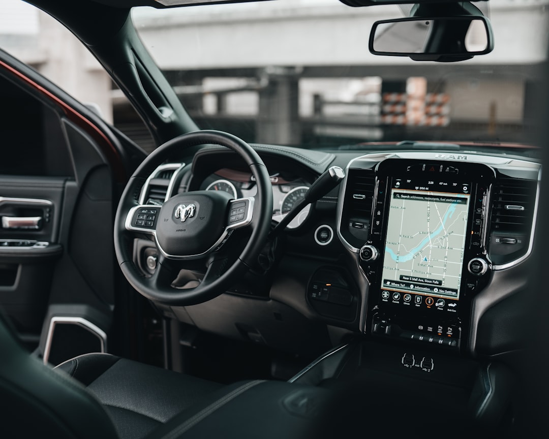 découvrez nos solutions d'assurance auto adaptées à vos besoins. protégez votre véhicule et roulez en toute sérénité grâce à des garanties personnalisées et des tarifs compétitifs.