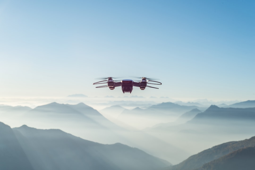découvrez notre guide complet pour comparer les assurances pour drones. analysez les différentes options disponibles, les couvertures proposées et choisissez la meilleure protection pour votre drone, que ce soit pour un usage récréatif ou professionnel.