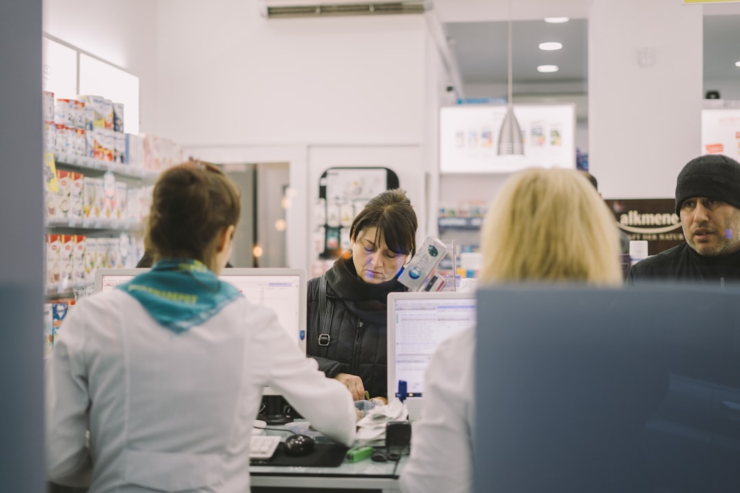 découvrez des idées créatives et professionnelles pour la conception de logos de pharmacie, alliant santé, confiance et modernité. trouvez l'inspiration parfaite pour représenter votre pharmacie de manière unique et mémorable.