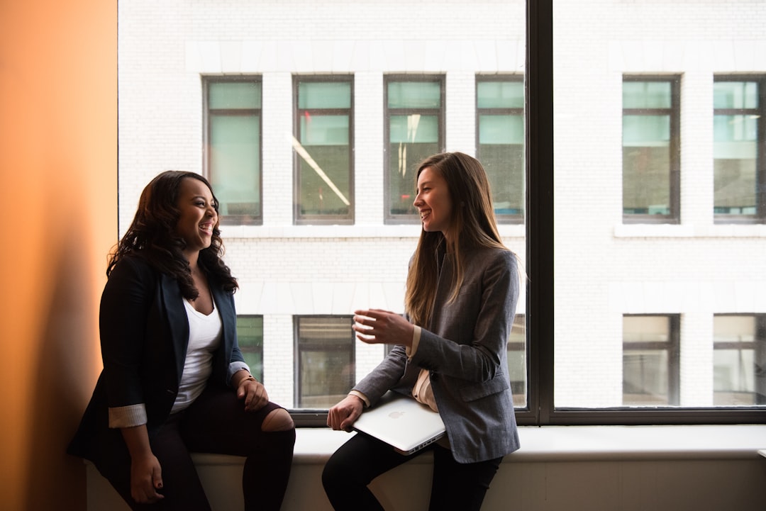 découvrez l'importance du réseautage professionnel pour développer votre carrière, échanger des idées, trouver des opportunités d'emploi et construire des relations durables au sein de votre secteur d'activité.