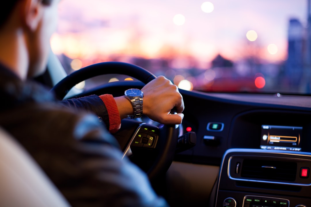 découvrez nos options d'assurance auto adaptées à vos besoins. protégez votre véhicule avec des garanties complètes, des tarifs compétitifs et un service client à votre écoute. obtenez un devis en ligne rapide et facile dès aujourd'hui !