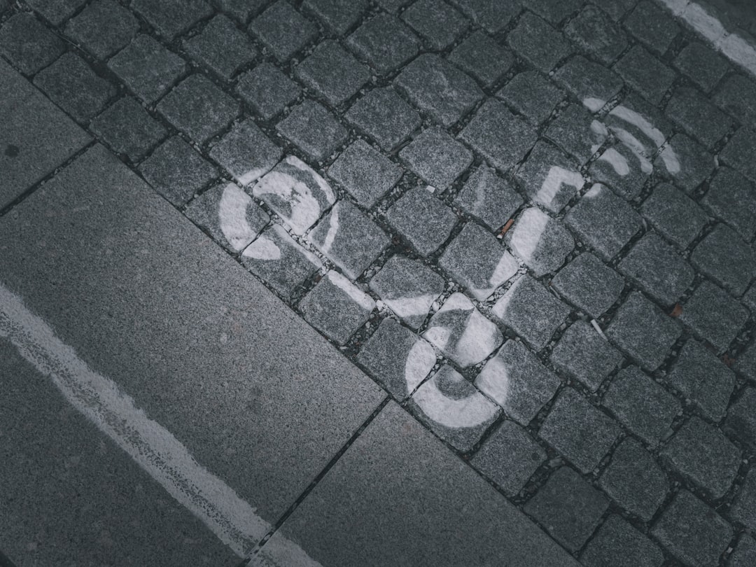 découvrez notre comparateur d'assurance scooter qui vous aide à trouver la meilleure couverture au meilleur prix. comparez les offres des principaux assureurs pour protéger votre scooter en toute sérénité.